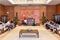 Phó chủ tịch Thường trực Quốc hội Tòng Thị Phóng tiếp Đoàn đại biểu Thượng viện Hoa Kỳ